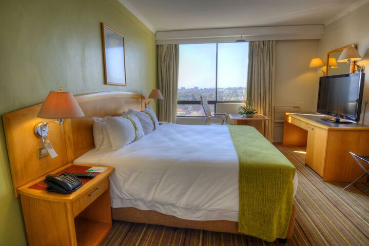 Room 6 of 128
