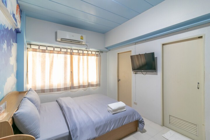 Room 18 of 21