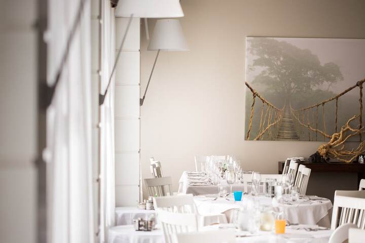 Dining 62 of 79