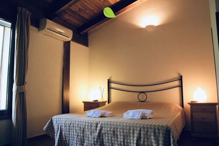 Room 6 of 18