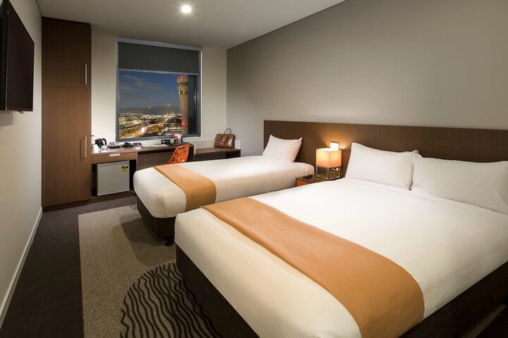 Room 2 of 18
