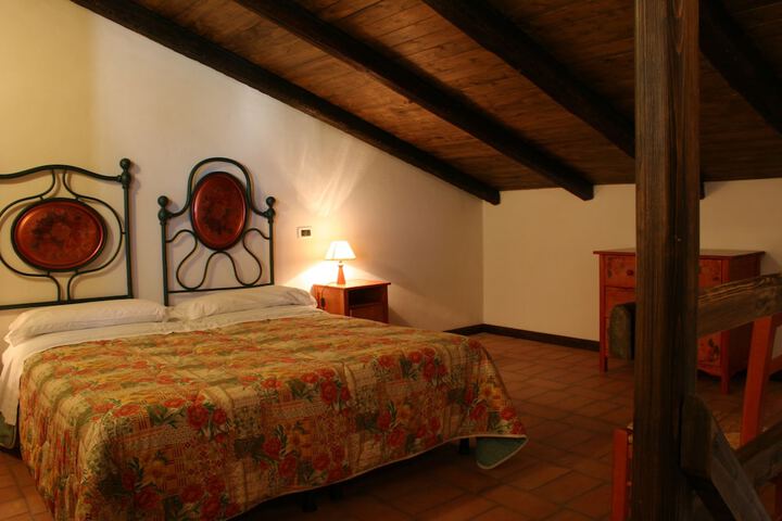 Room 11 of 31