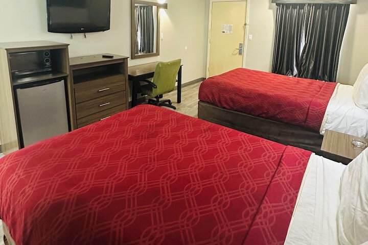 2 Double Beds (5 of 14)