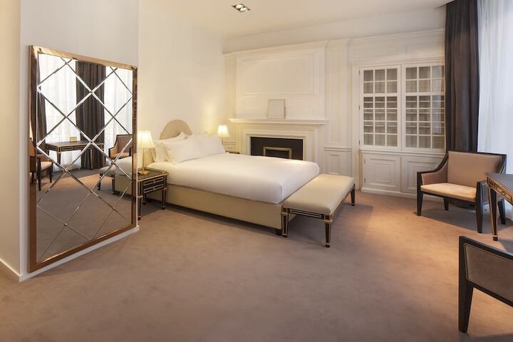 Room 8 of 29