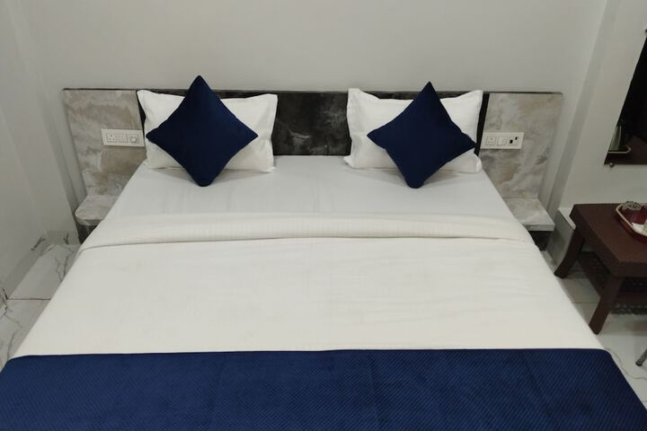 Room 5 of 24