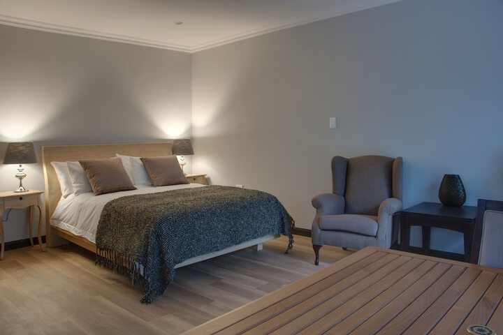Room 2 of 170