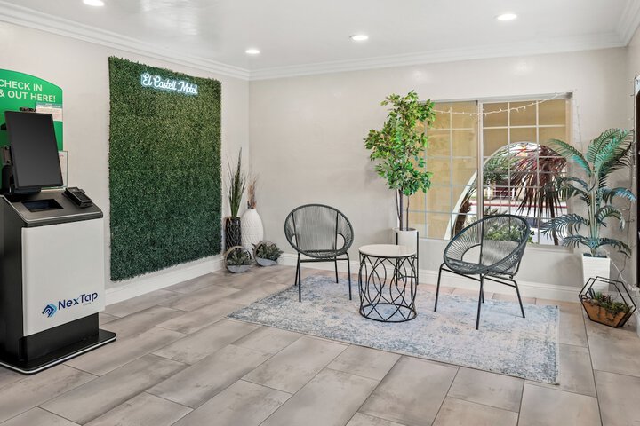 Entrance & Lobby