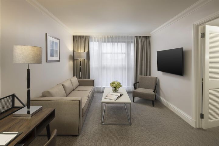 Room 43 of 178