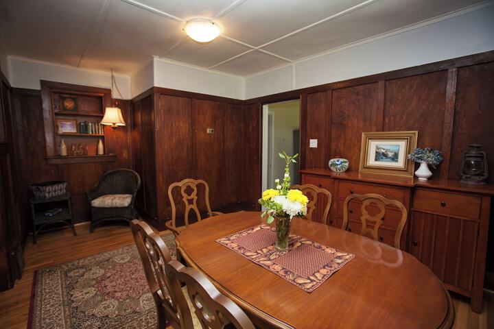 Room 42 of 118