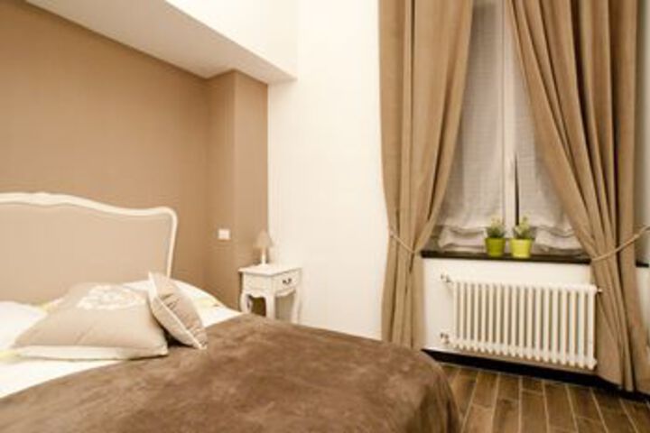 Room 11 of 27