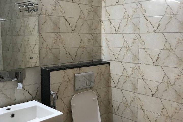 Room 34 of 60