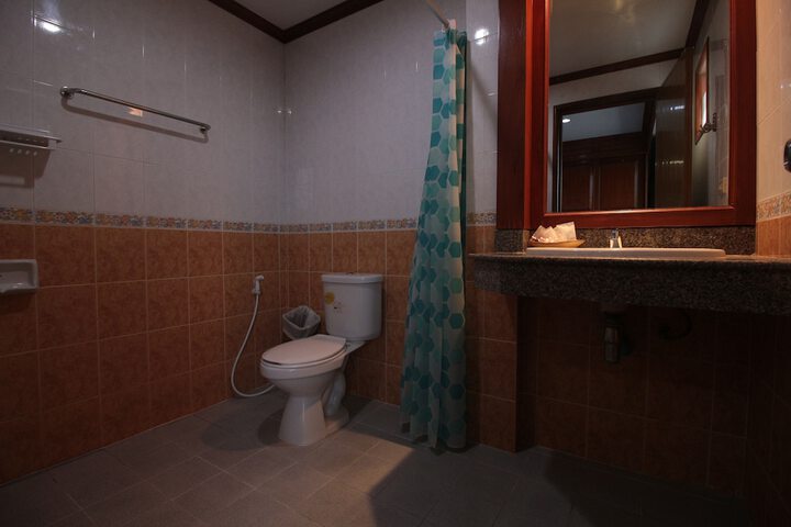 Room 18 of 30