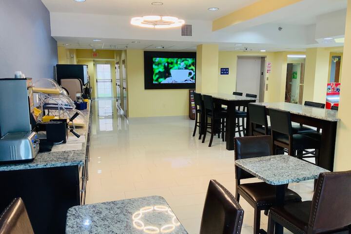Breakfast area