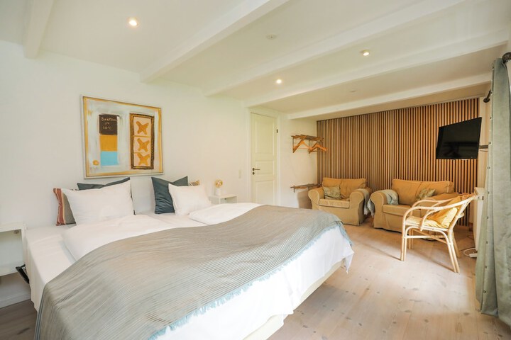 Room 14 of 49