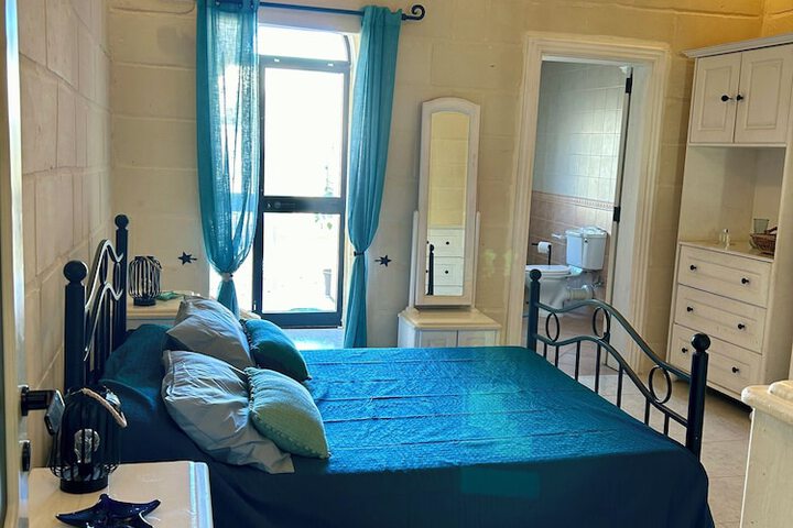 Room 2 of 23