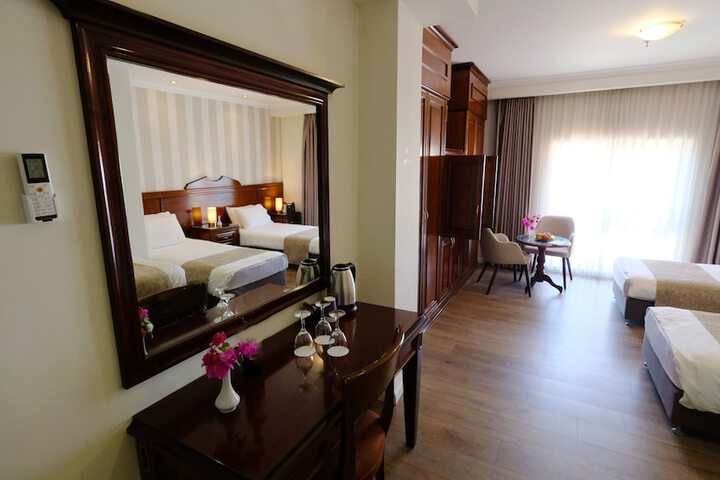 Room 25 of 53