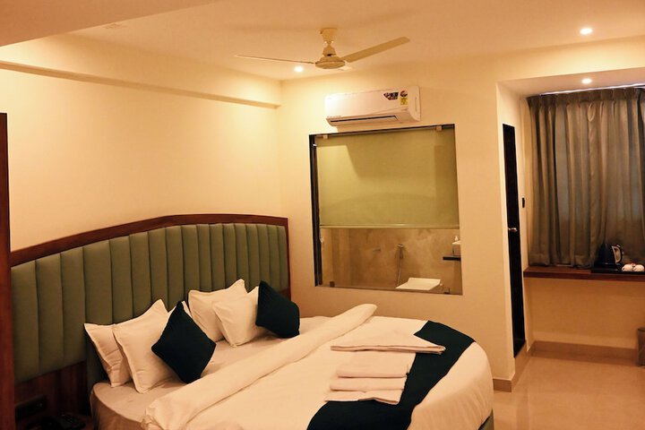 Room 12 of 24