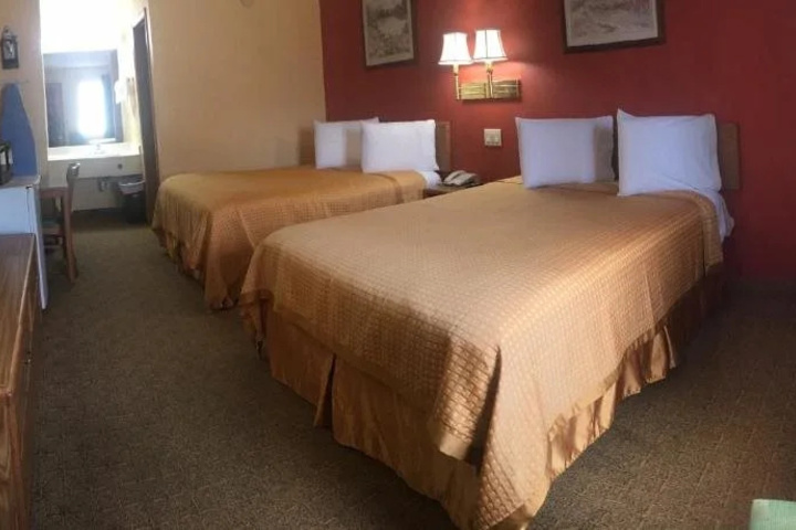 Room 3 of 8