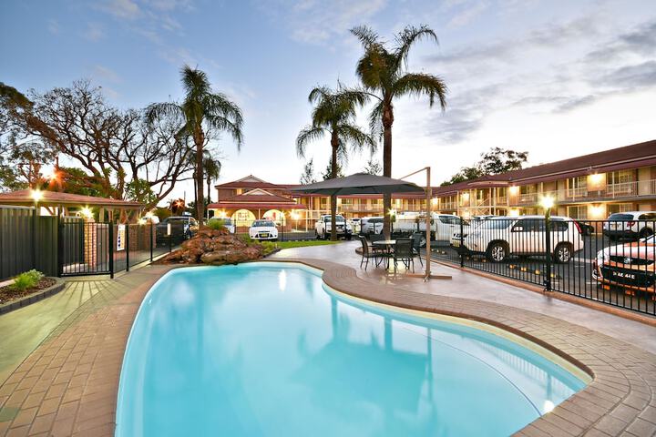 Pool Hotel