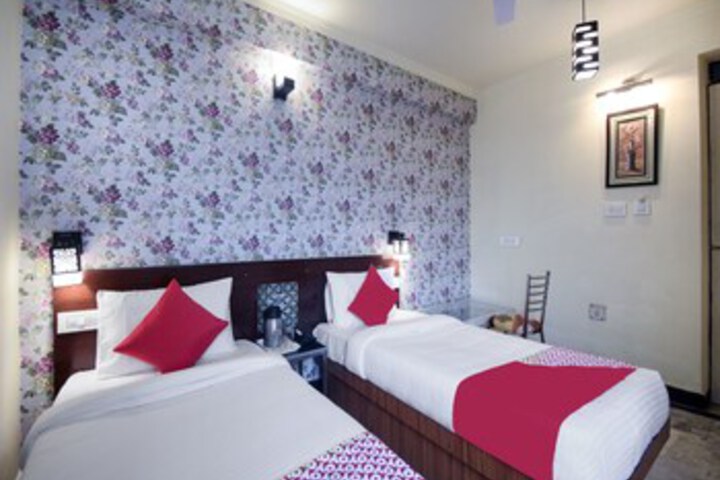 Room 12 of 22