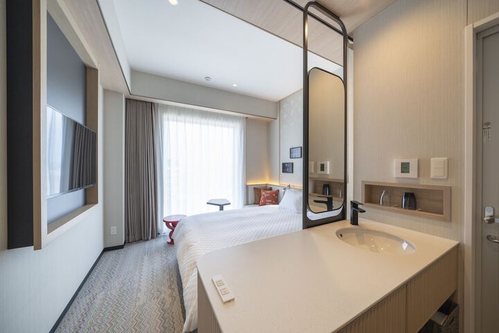 Room 12 of 40