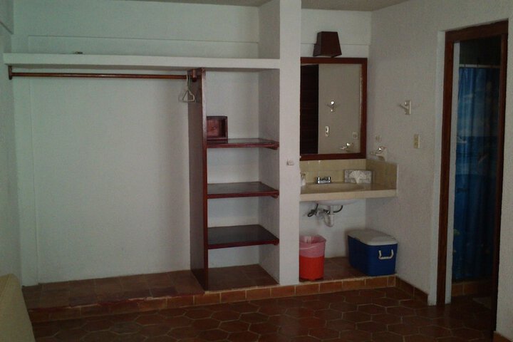 Room 11 of 64