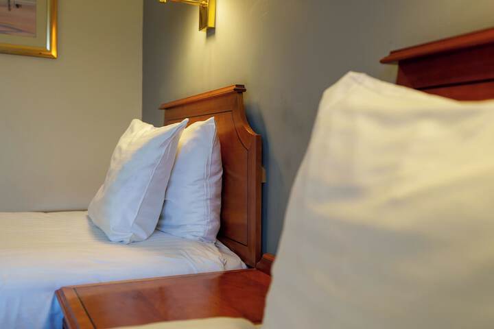 Room 27 of 52