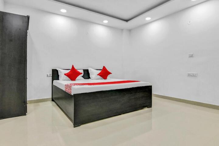 Hotel O Secret Mirage Near Rithala Metro Station