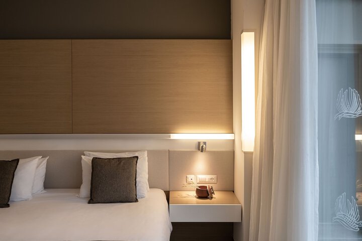 Room 40 of 425