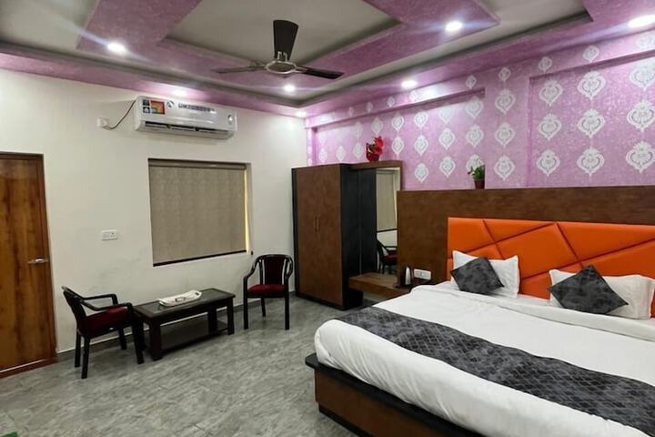 Room 7 of 14