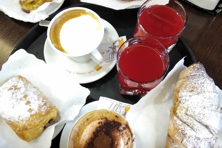 Breakfast/Coffee Service 24 of 36
