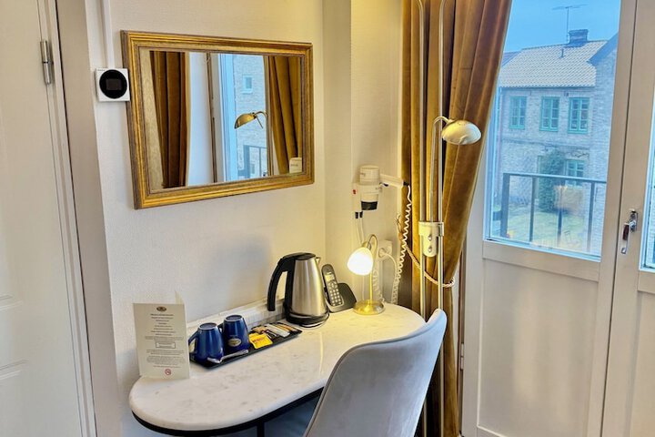 Room 119 of 212
