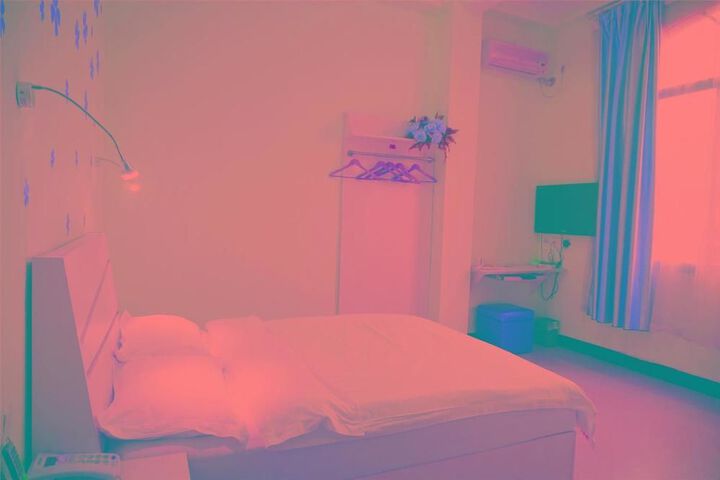 Room 28 of 28