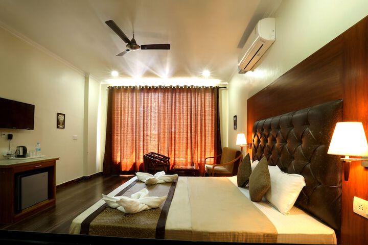 Room 18 of 36