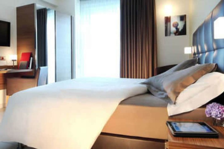Room 7 of 48
