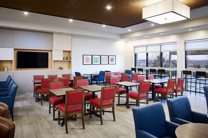 Breakfast/Coffee Service 30 of 38