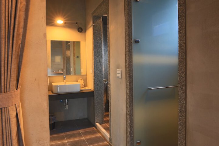 Room 15 of 39