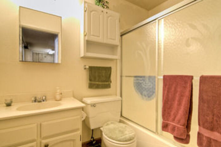 Room 2 of 5