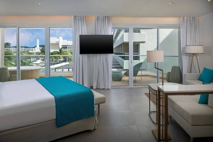 Room 40 of 271