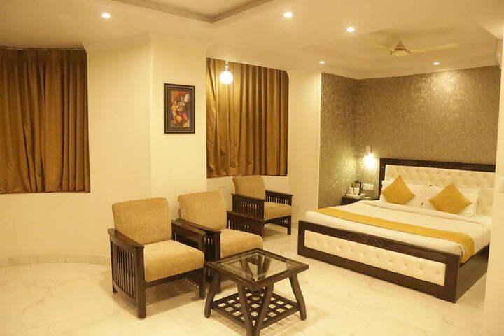 Room 6 of 31