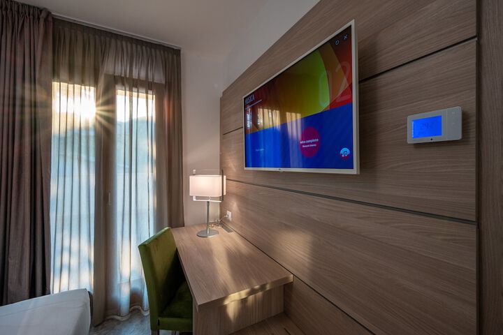 Room 8 of 47