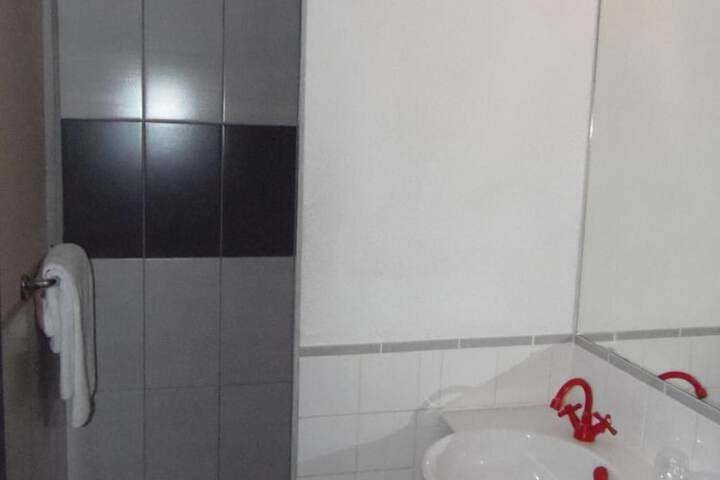 Room 16 of 25