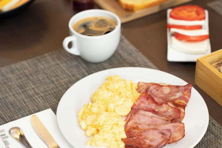 Breakfast/Coffee Service 32 of 42