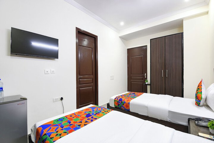 Room 16 of 30