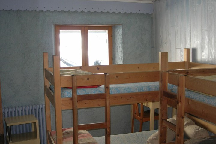 Room 2 of 51