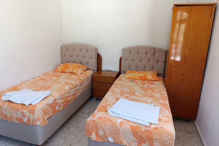 Room 8 of 21