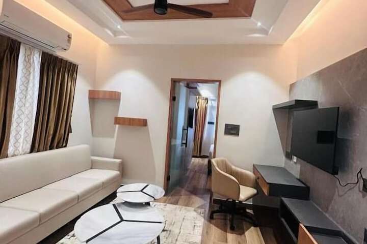 Room 21 of 33