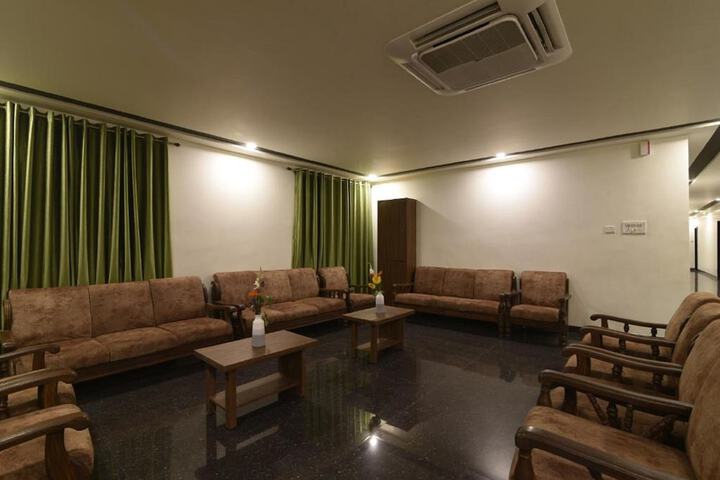 Room 28 of 43