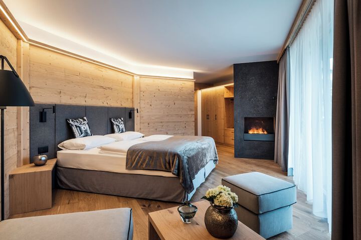 Room 10 of 73