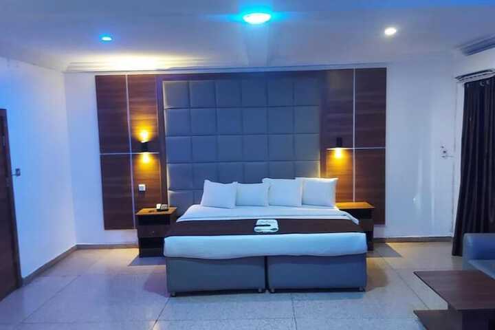 Room 3 of 6